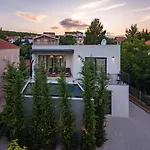 Villa Medellin *