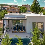 Villa Medellin *